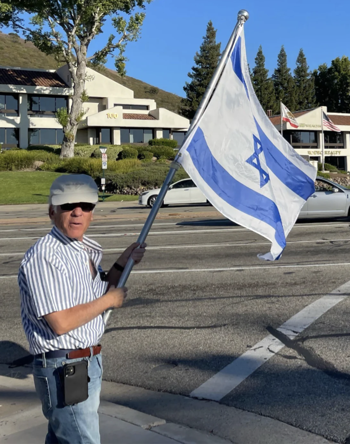 Paul Kessler (via posing on X) during Thousand Oaks protest
