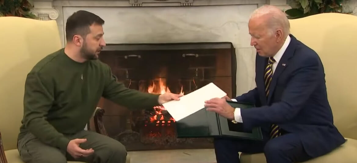 Zelensky, Biden Meet to Discuss Stalled U.S. Aid for Ukraine