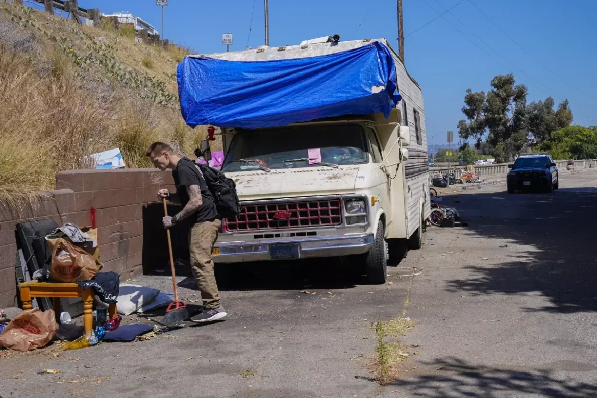 San Diego Eases Restrictions on Vehicle Living as City Settles Lawsuit | Nelvin-C.-Cepeda