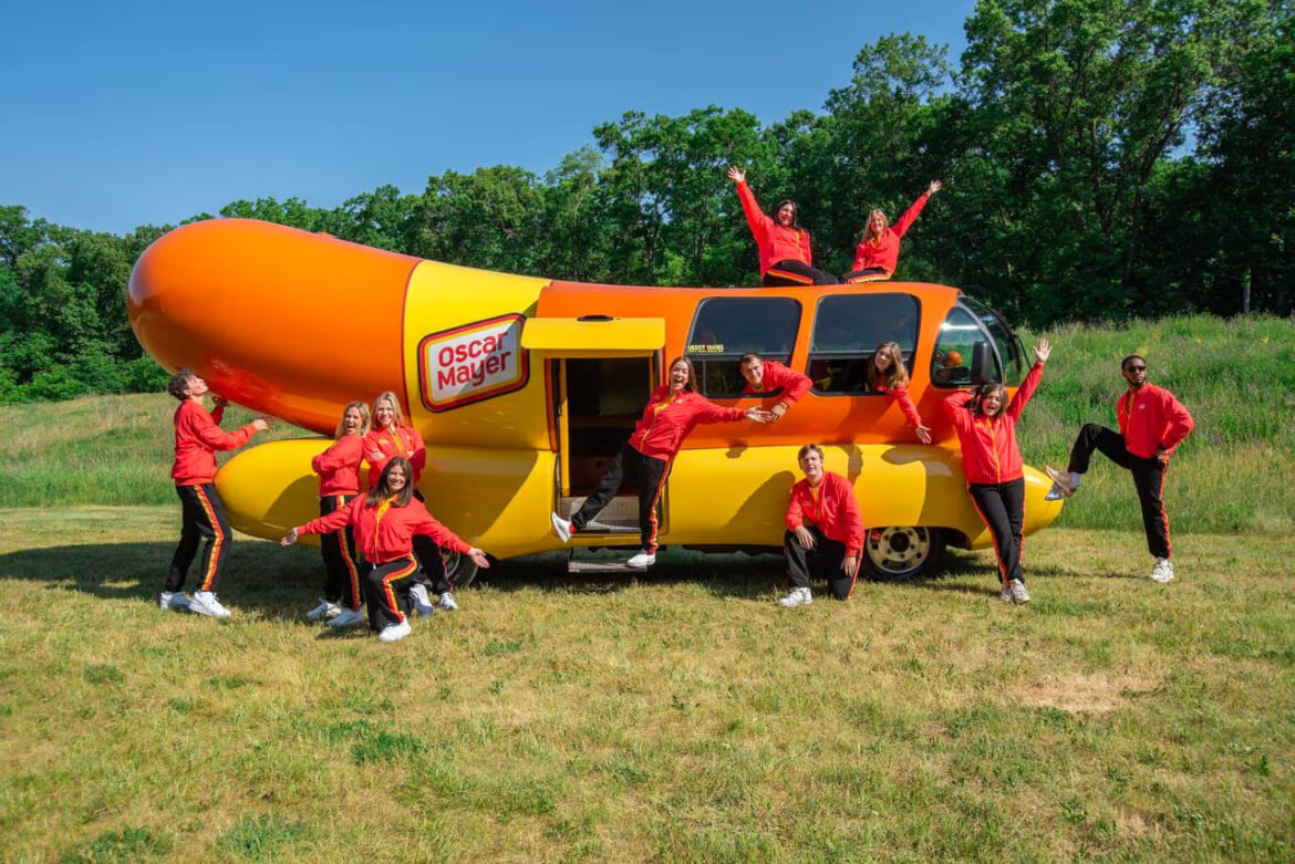 Oscar Mayer Hires New Hotdoggers To Drive Wienermobile