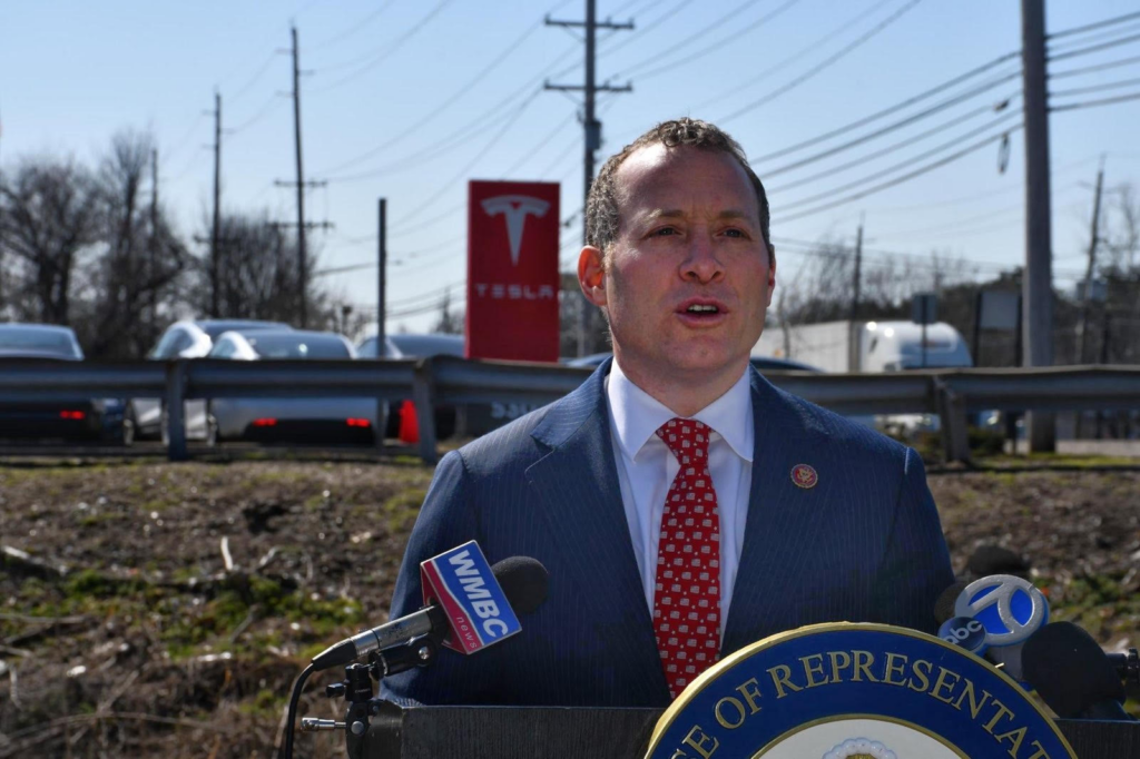 Rep. Gottheimer Advocates for AM Radio Inclusion in Electric Vehicles