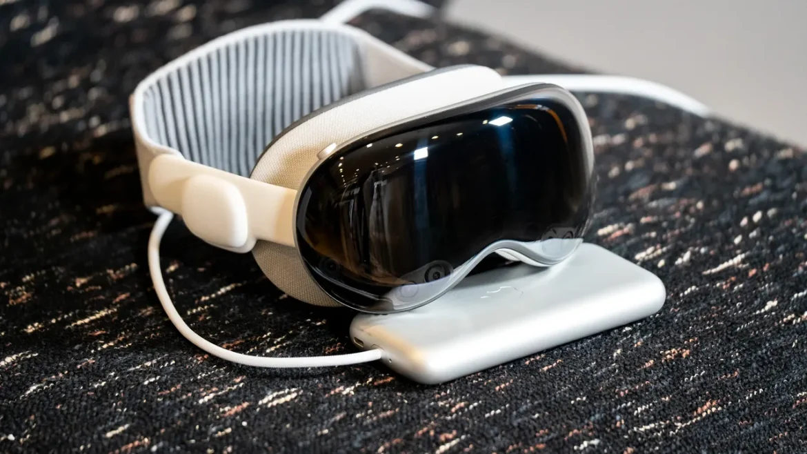 Apple Vision Pro Faces Customer Backlash: Reports of Returns Surge Amid Comfort Concerns