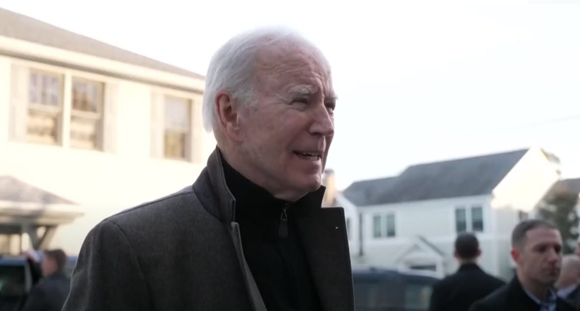 Biden Expresses Concerns as GOP-Led House Takes Recess Amid Ukraine Aid Debates