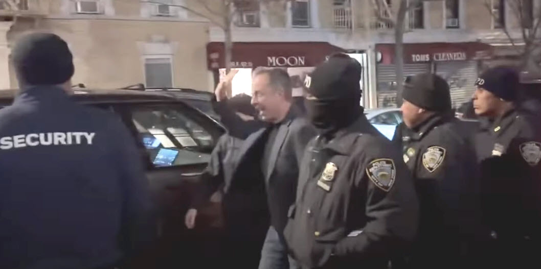 Jerry Seinfeld Faces Anti-Israel Protesters: Accusations and Comedic Resilience