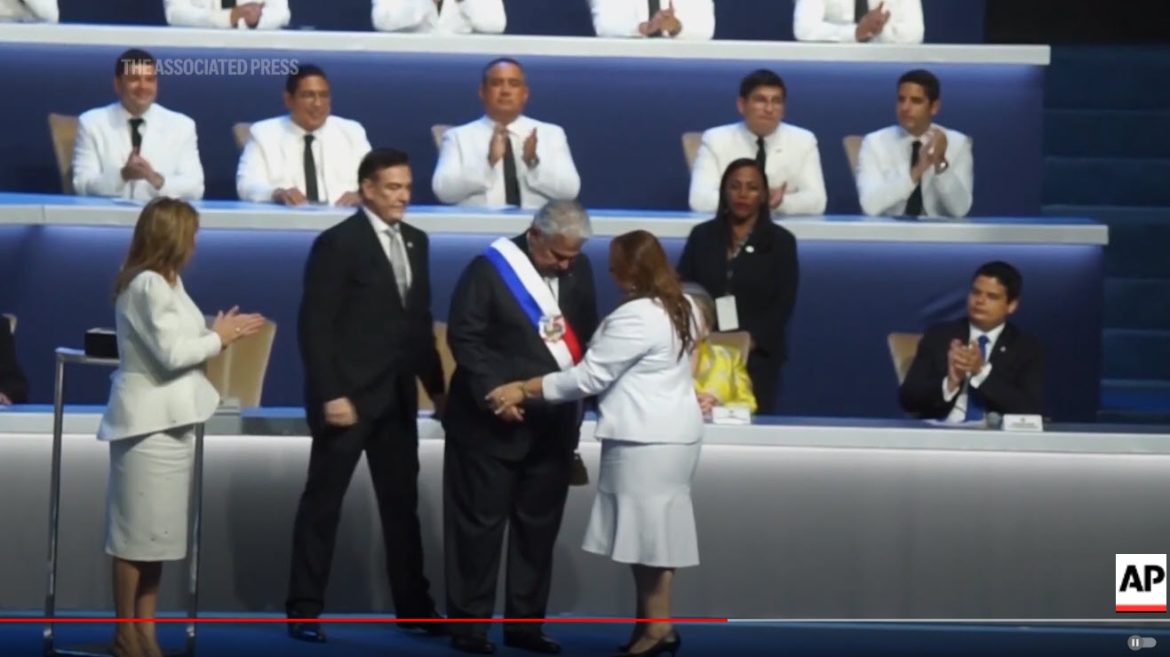 José Raúl Mulino Sworn in as Panama's New President, Vows to Halt Migration Through Darien Gap